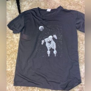 ADORABLE SKELETON LOVERS WOMENS OVERSIZED GRAPHIC T-SHIRT